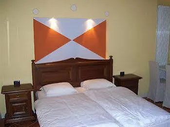 Casa Arizzoli ホテル 3*